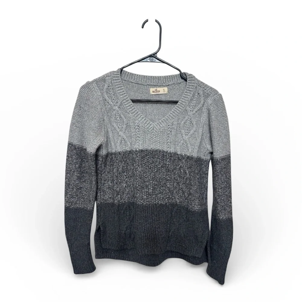 Hollister V-Neck Sweater in Gray Tones